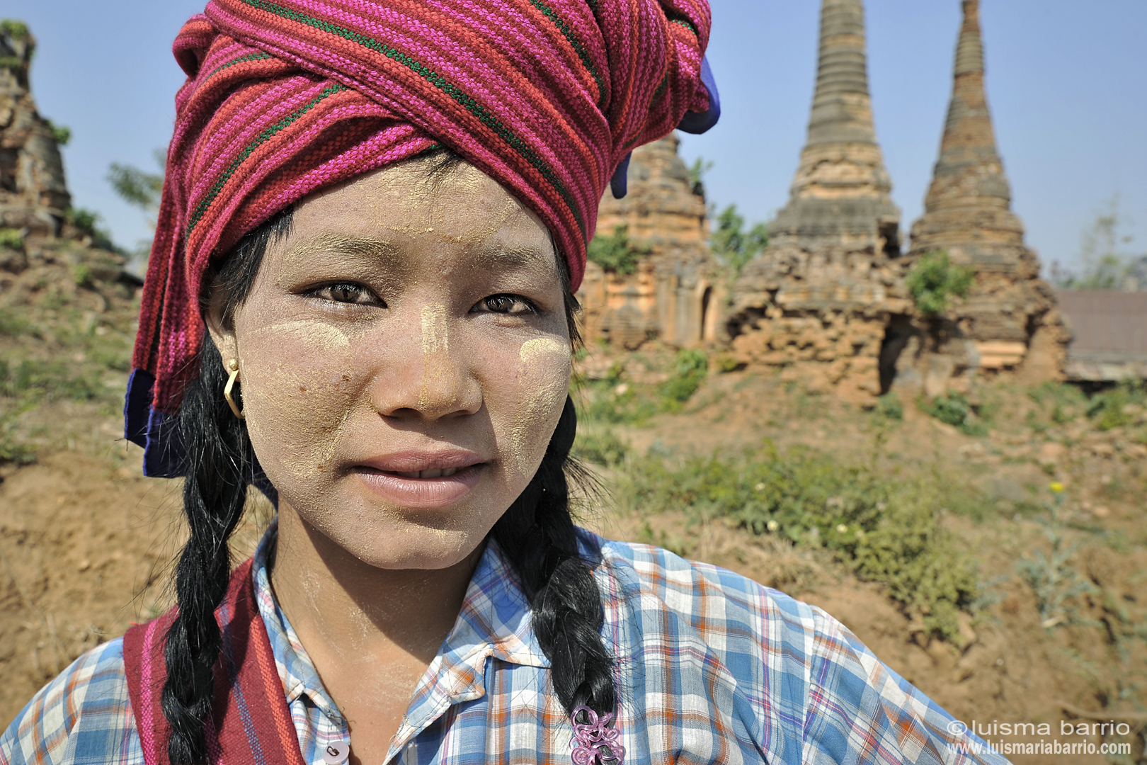 portrait girl inle lake burma myanmar